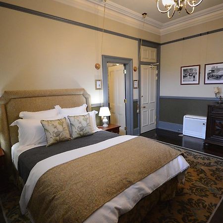 Old Bank Boutique Hotel Миттагонг Экстерьер фото